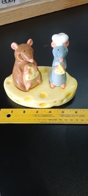 Disney Store Ratatouille EMILE Ceramic salt and pepper CHEESE has one chip