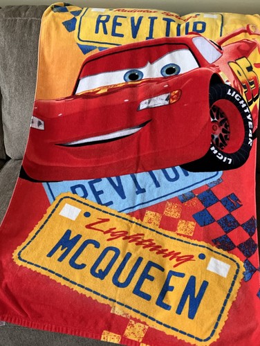 Disney Store Pixar Cars Lightning McQueen 29”x 54”Pool Beach Swim Towel Cotton