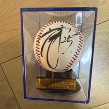 Kazuma Okamoto Giants Autographed Baseball Player No.25 Used