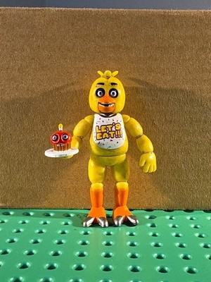 Funko 2016 FNAF Five Nights At Freddy's CHICA W/ CUPCAKE 2.25'' Vinyl Mini Figure
