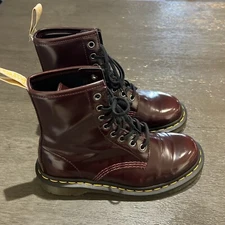 Dr. Martens jyoo4 Dark Cherry Red 8 Hole Lace Up Boots, Womens US Sz 6