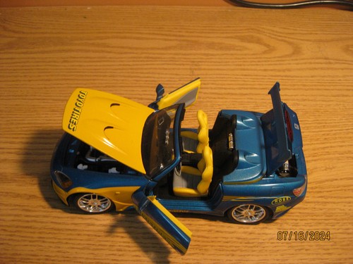 1/18 2002 HONDA S-2000, IN BLUE AND YELLOW, "FAST & FURIOS" ?- ERTL , NO BOX - Picture 21 of 21