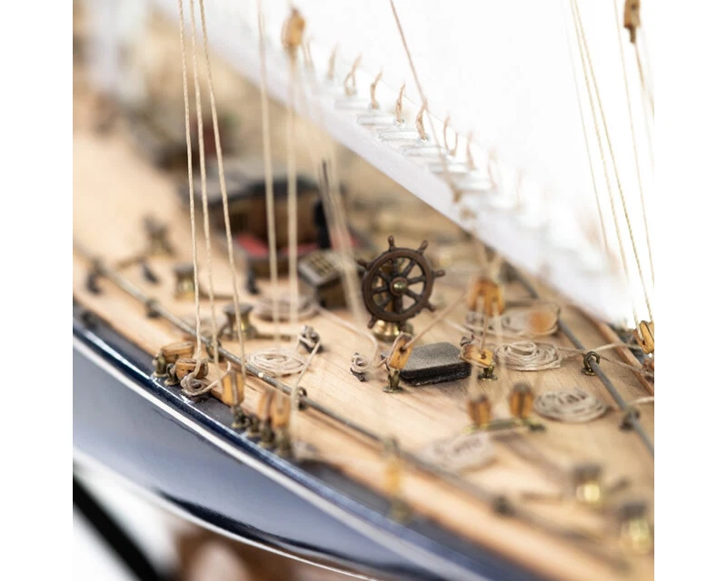 Endeavour - 1:35 AM1700-82 - amati modellismo - Immagine 4 di 4