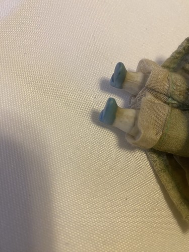 TINY BISQUE DOLL WITH MOVABLE ARMS AND LEGS - Picture 10 of 12