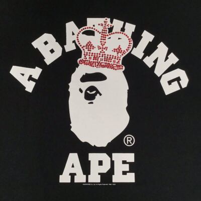 A BATHING APE BAPE STA スワロフスキー　ロンt tシャツ BAPE Red Swarovski Crown College Logo T-shirt Black A