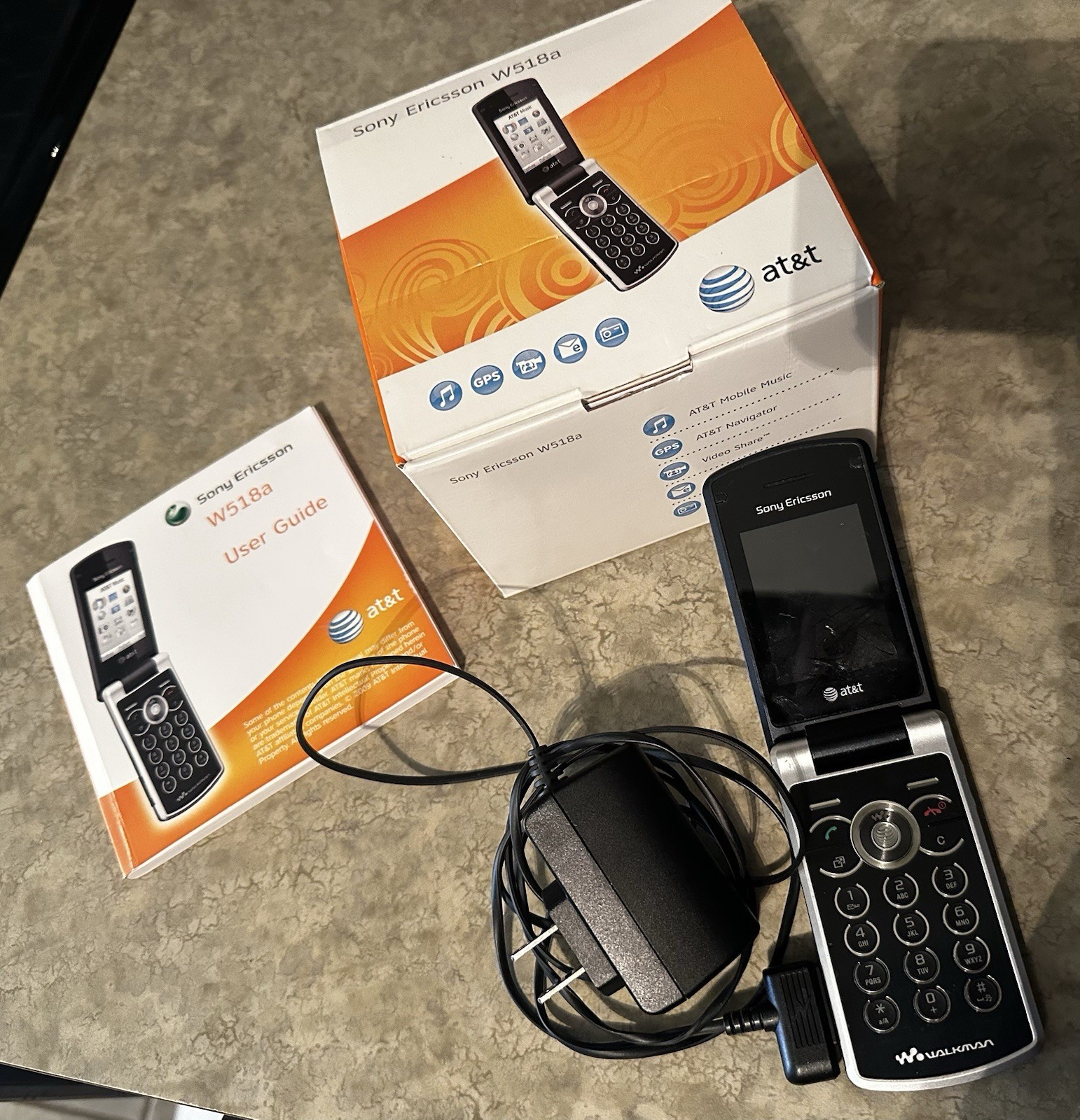 Sony Ericsson Walkman W518a - Gray and Silver ( AT&T ) Rare MP3 Flip Phone WORKS