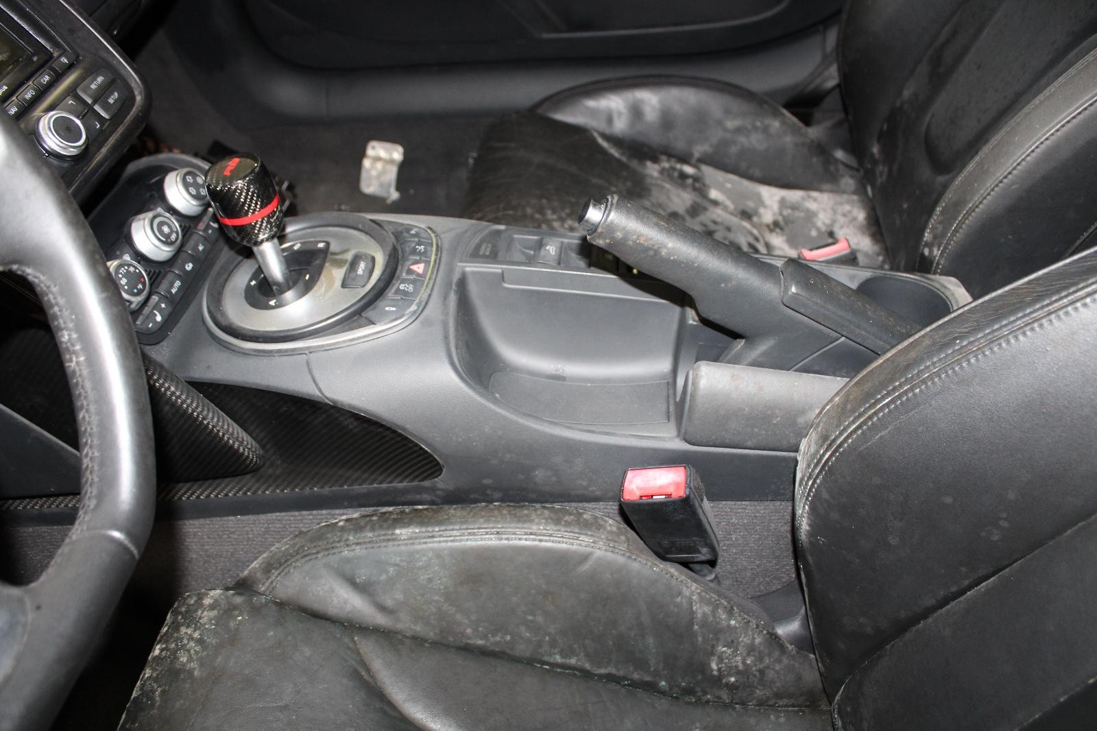 Audi R8 2011 Door framework