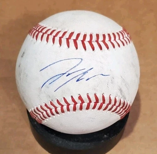 Autographed Baseball game used TOMMY WHITE Oakland A's