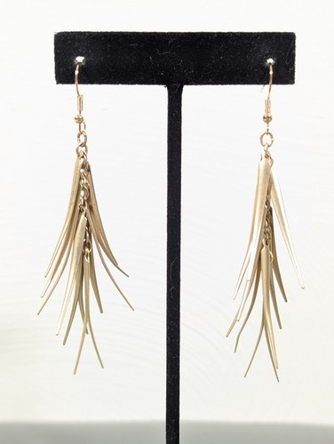 Lange Ohrhänger goldfarben matt geschwungen Stab Cluster Blatt Boho Western