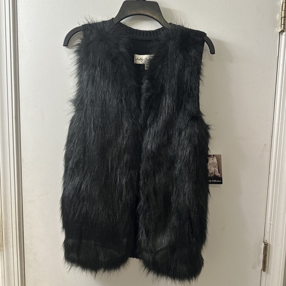 Sebby Collection Women’s Fashion Black Vest Faux Fur Size Medium (NWT)