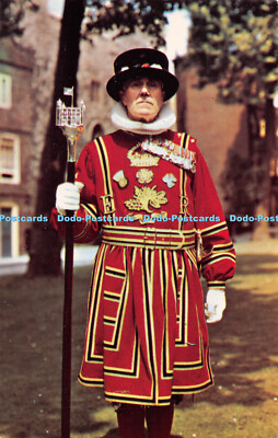 R299844 Tower of London A Beefeater Postkarte