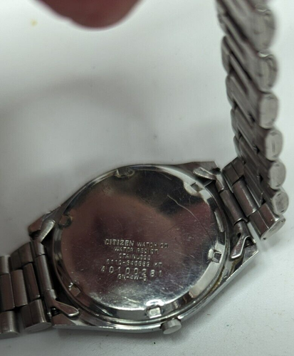 AA )Vintage Used Citizens Quartz Calendar Wristwatch Working - Picture 6 of 8