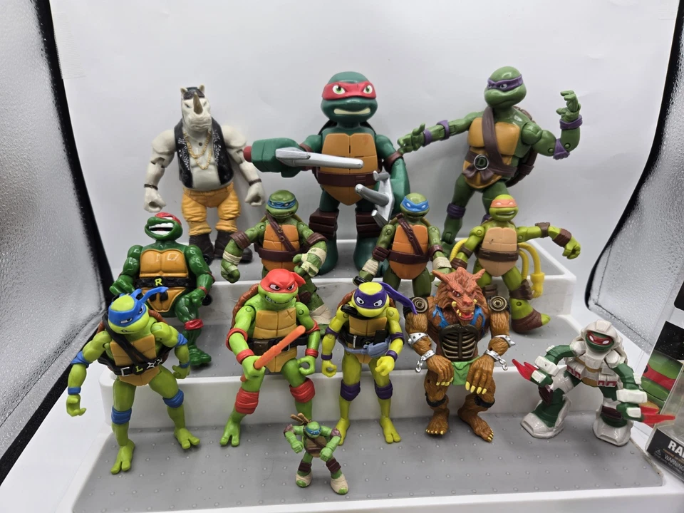 Lote mixto de 28 figuras de acción y armas Teenage Mutant Ninja Turtles TMNT Foto 2 de 4