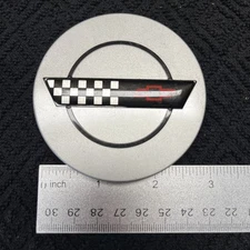 BROKEN Chevy Corvette 10137865 OEM Center Cap Cover Wheel Hub Rim Silver F0509