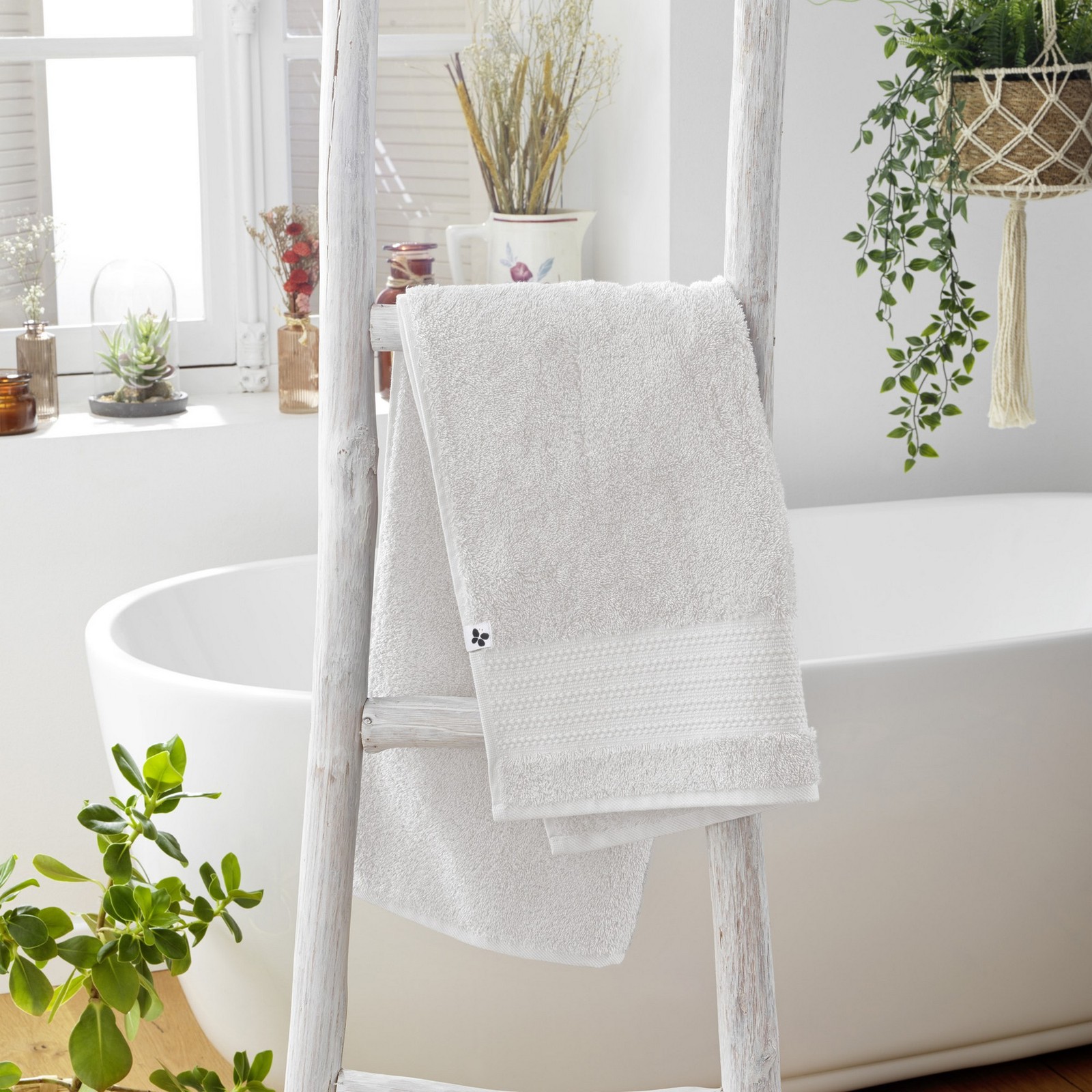 Serviette de toilette 50x90 cm Garance Chantilly linge de bain éponge pur coton