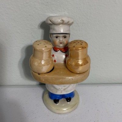Chef carrying bread loaves tray vintage salt & pepper shakers Japan