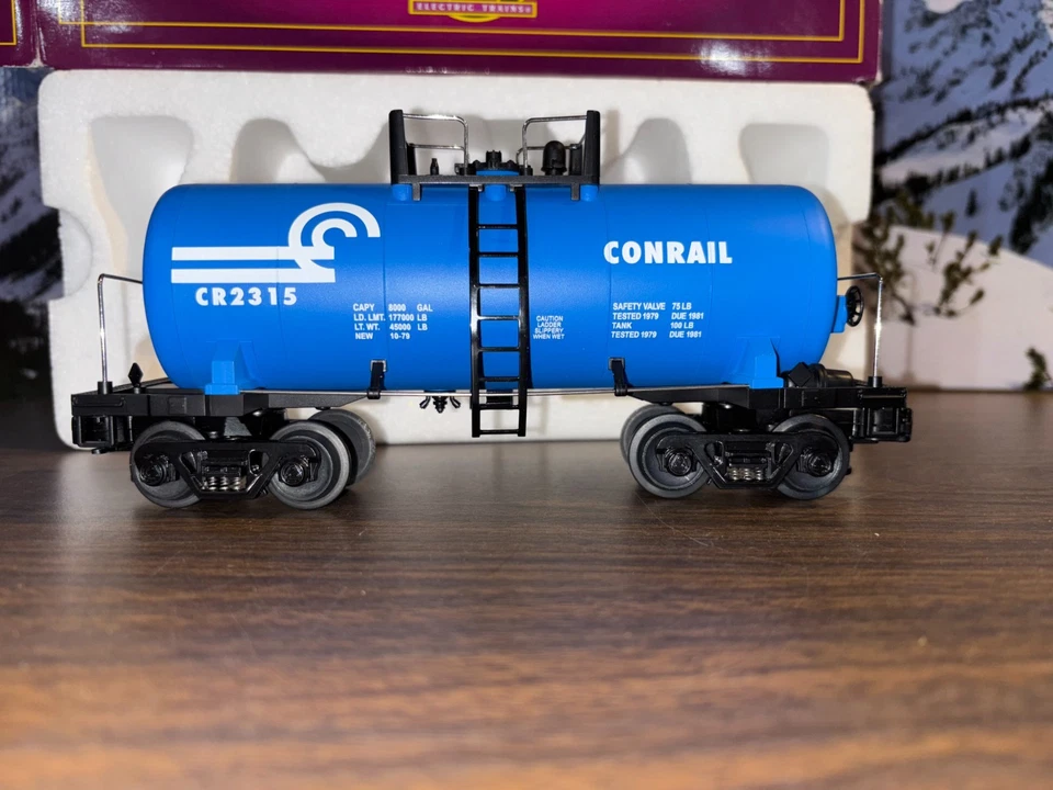 MTH 20-9601L Conrail 8000 Gallon Tank Car O Scale in Excellent pre-owned cond. - Image 4 of 4