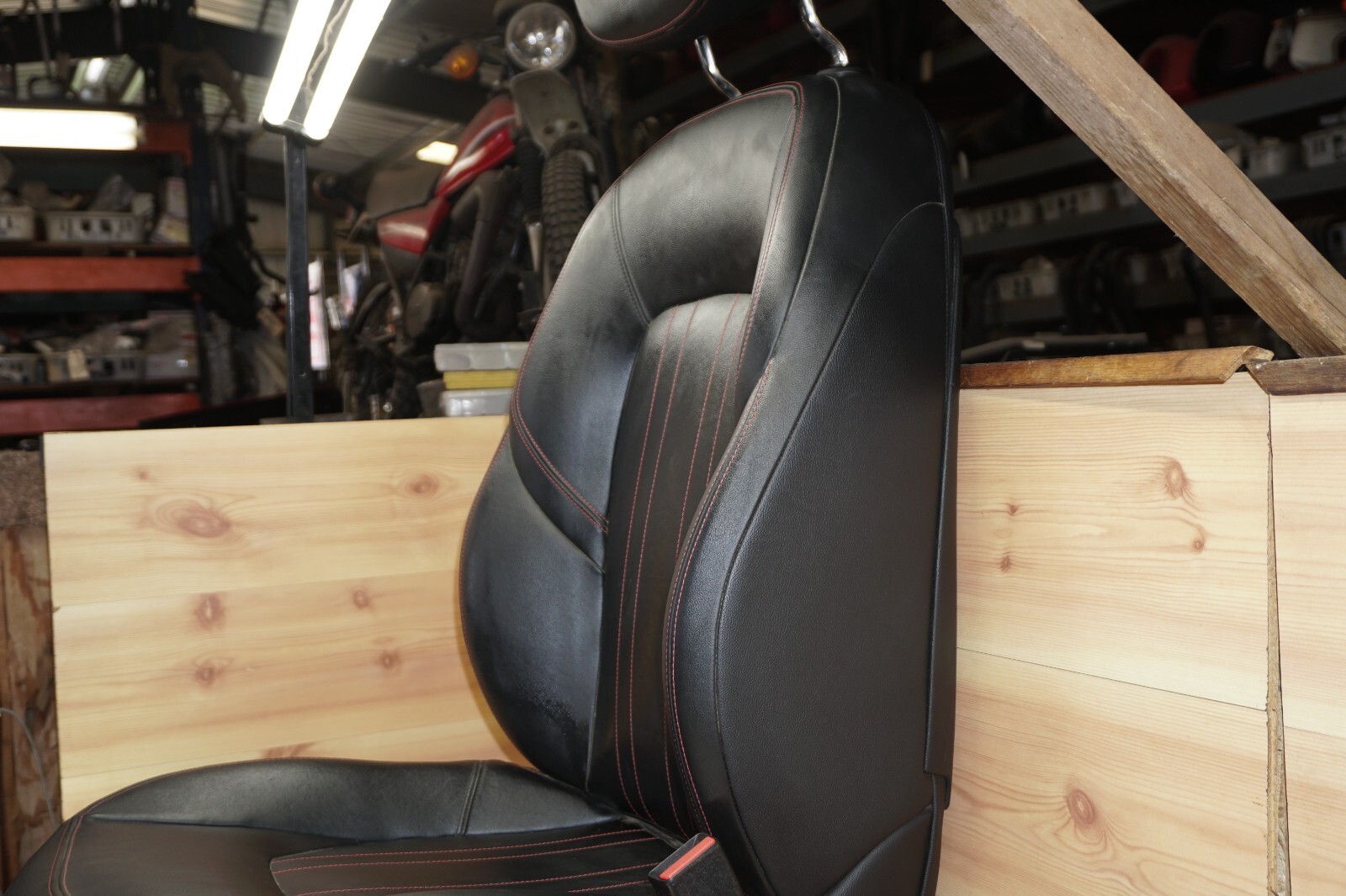 2017 Maserati Ghibli Front Passenger Bucket Seat With Headrest