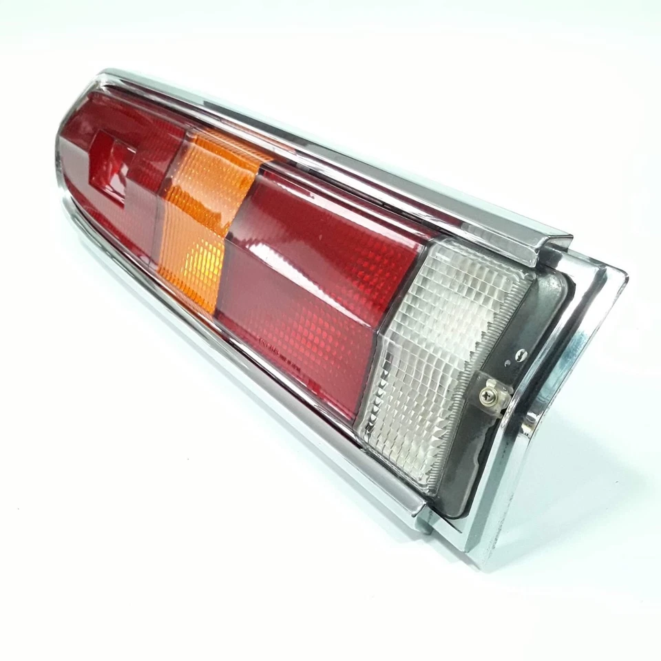 Luz Trasera DATSUN VIOLETA 160J 710 (Lado Izquierdo) Piezas Genuinas Nuevo de Lote Antiguo Japón Foto 2 de 4