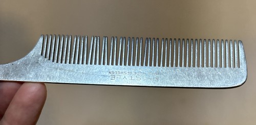 Pettine Metallo Alluminio Vintage Hy-Style Fatto a Mano in Svezia Barbiere Usato - Foto 5 di 6