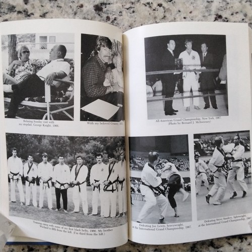 Chuck Norris SIGNED Card Autobio Karate Actor Bruce Lee Missing in Action HC/DJ - Picture 7 of 10