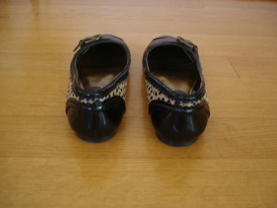 Charles David 6.5 Cheetah Pony Ballet Pisos Negro Charol Marrón Cuero/Hebilla Foto 4 de 4