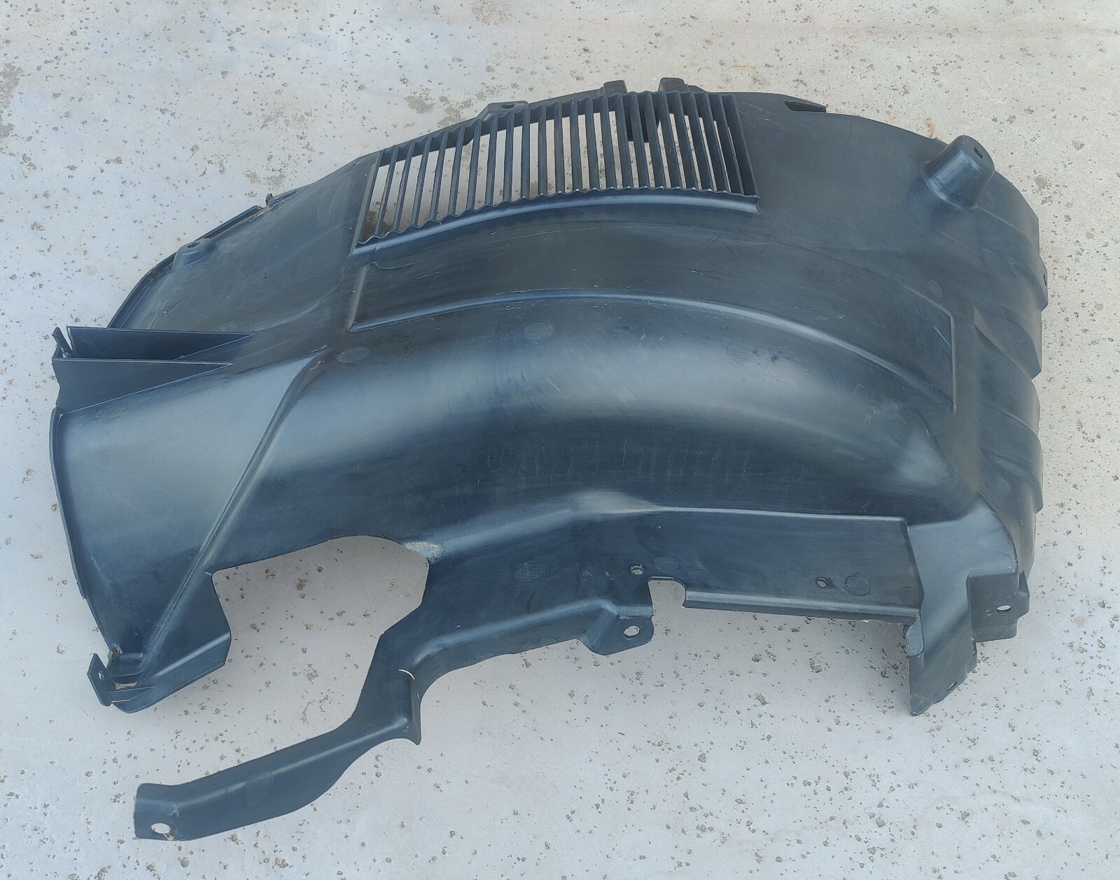 OEM 2020 FERRARI TRIBUTO REAR LEFT FENDER LINER 000861979.