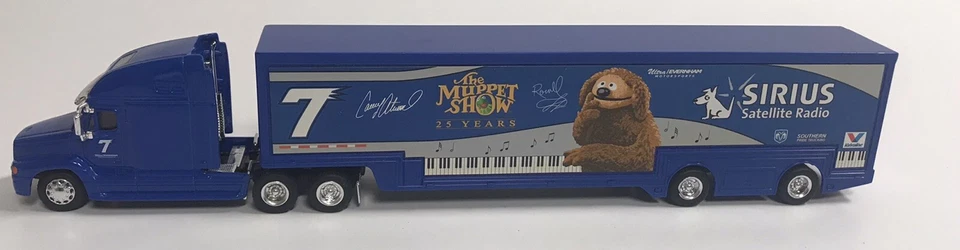 Casey Atwood #7 Nascar Transporter The Muppet Show 25 Anos Trator Reboque Semi - Imagem 2 de 4