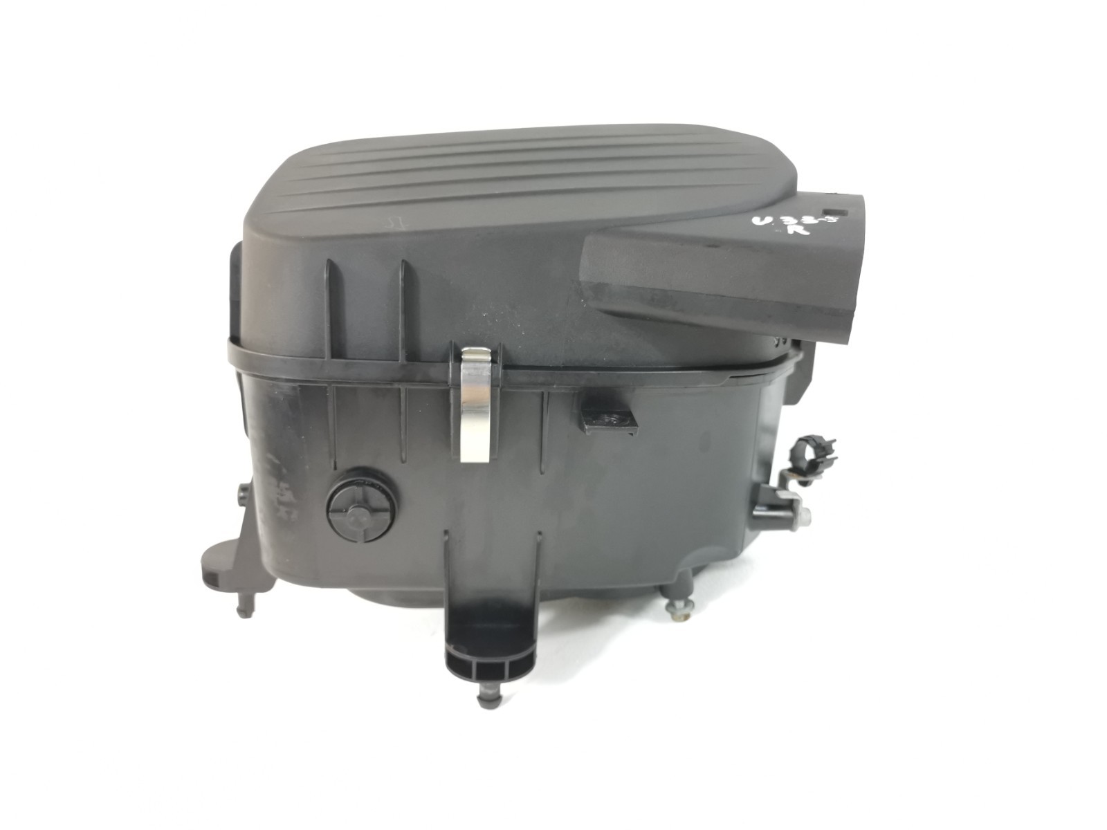 Maserati Levante 3.0 L AWD 2017 Right Side Engine Air Filter Box 670001543 OEM