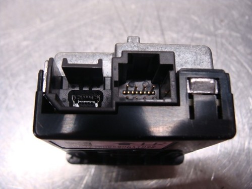 Nissan Kicks SV AUX Jack USB Port Module 18 19 20 - Picture 3 of 5