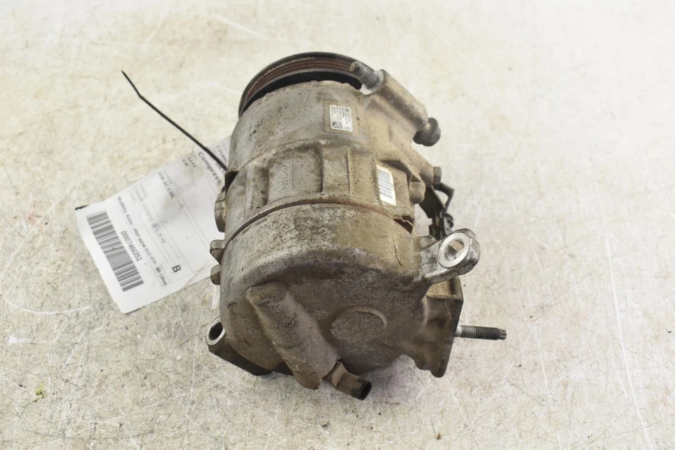 Compresor de aire acondicionado usado para: camioneta Chevrolet Silverado 2500 2017 6,0 grado B Foto 2 de 4