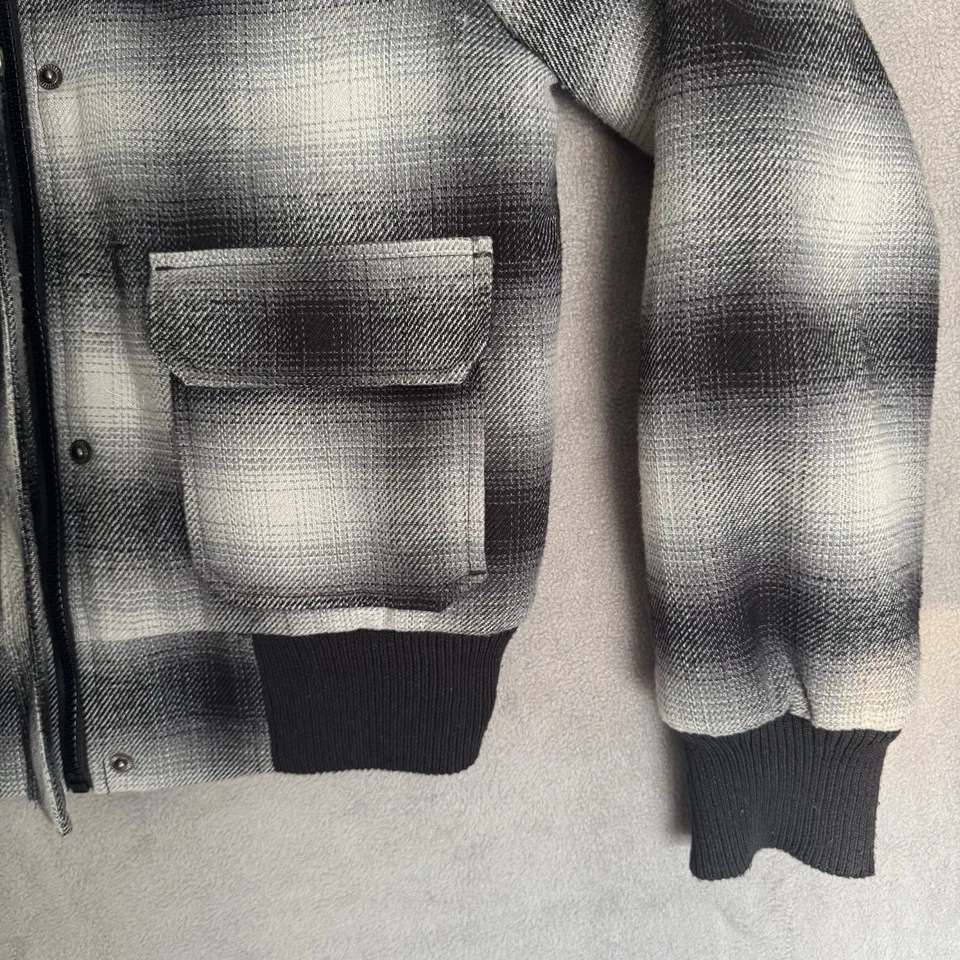 Abrigo OP Niñas Rico Negro Ombré Piel Capucha Cremallera Botón Negro Blanco Talla L Foto 4 de 4