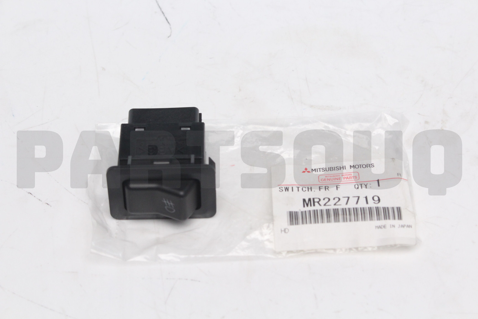 MR227719 Genuine Mitsubishi SWITCH,FR FOG LAMP | eBay