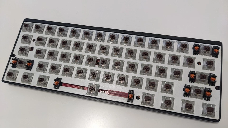 Teclado mecánico Vortex Pok3r aluminio 60 % con interruptores Cherry MX marrón Foto 3 de 3