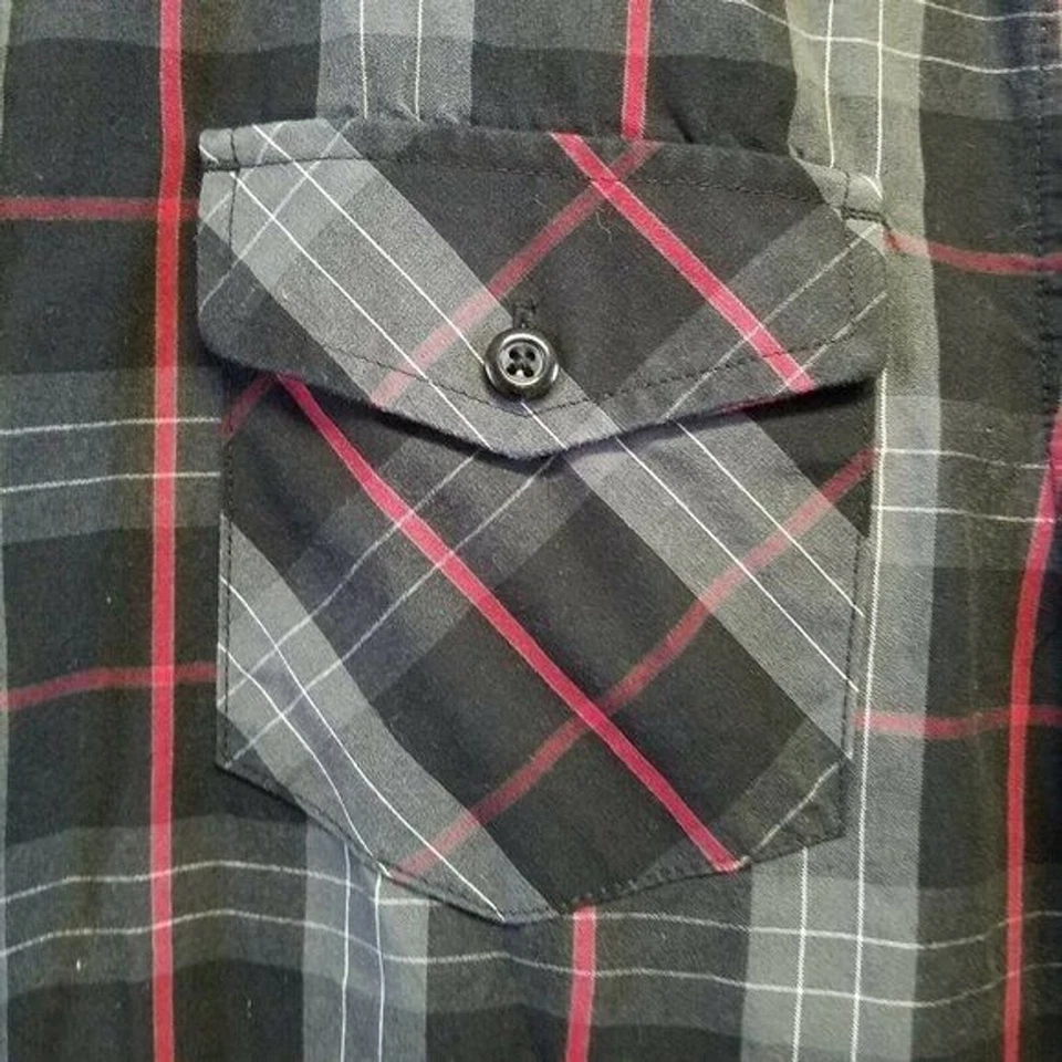 AirWalk Boys Sz 14-16 Black Red Plaid Long Sleeve Button Down Shirt - Imagem 2 de 4