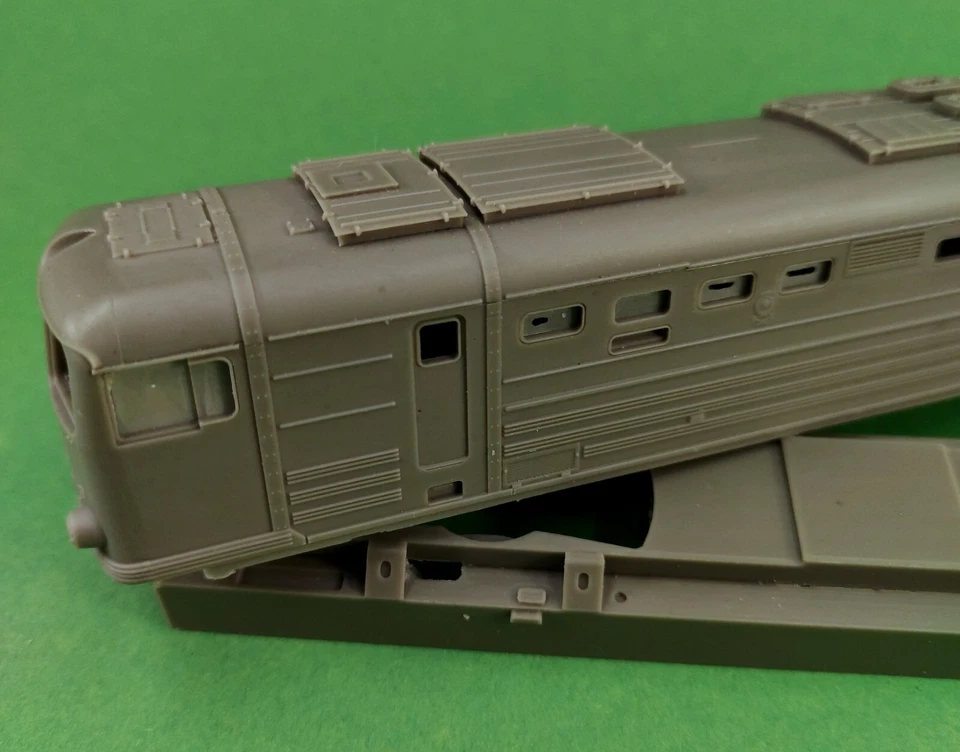 Diesel locomotive 2TE10L (2 sections) H0 1/87 Kit for assembly - Image 4 of 4