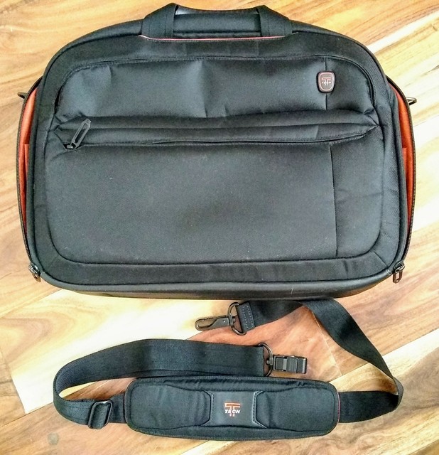 tumi tech case