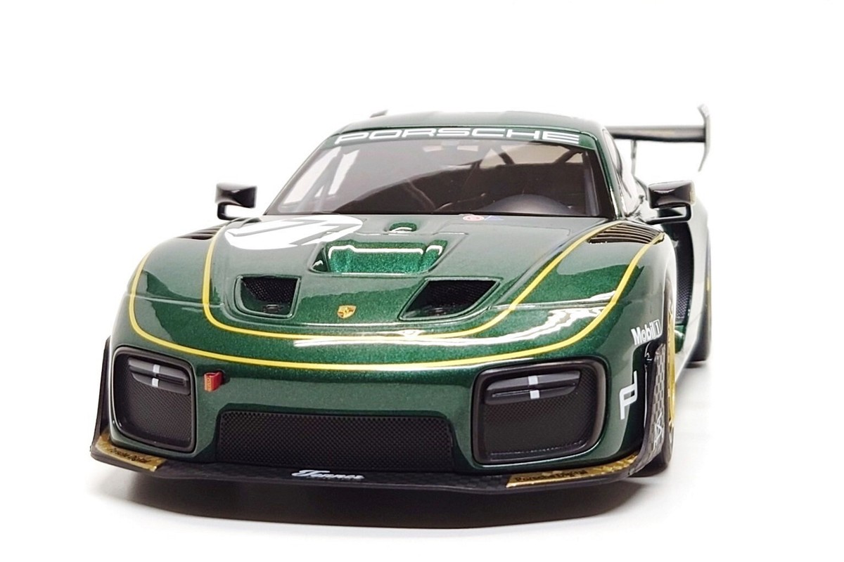 Minichamps 1:18 Porsche 935/19 #71 Tenner Racing | eBay