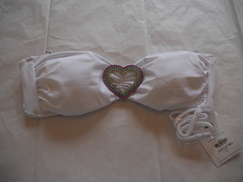 VICTORIA'S SECRET WHITE BANDEAU BIKINI TOP SPARKLY RHINESTONE HEART NWT 32R0 - Picture 2 of 6