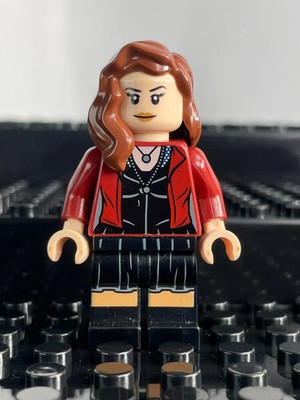 LEGO Marvel Die scharlachrote Hexe Wanda Maximoff bedruckte Beine SH0174 #1