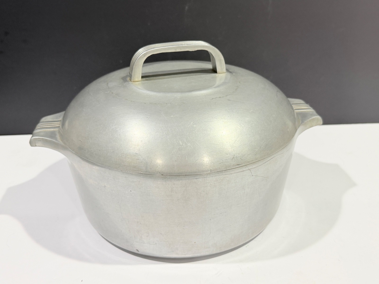 Wagner Ware Sidney 5 Qt Dutch Oven  O Magnalite 4248-M Vinta