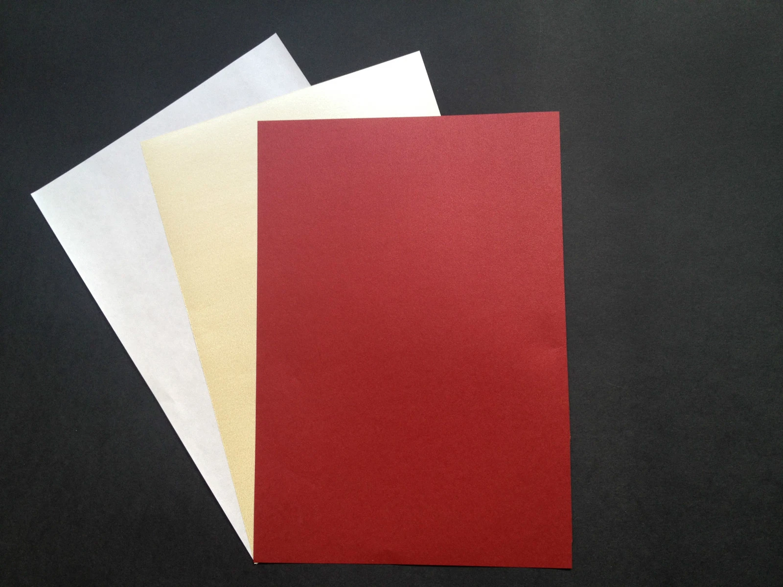 50 x papier chatoyant nacré A4 120 g/m² ~ rouge, ivoire, rose bébé ~ double face