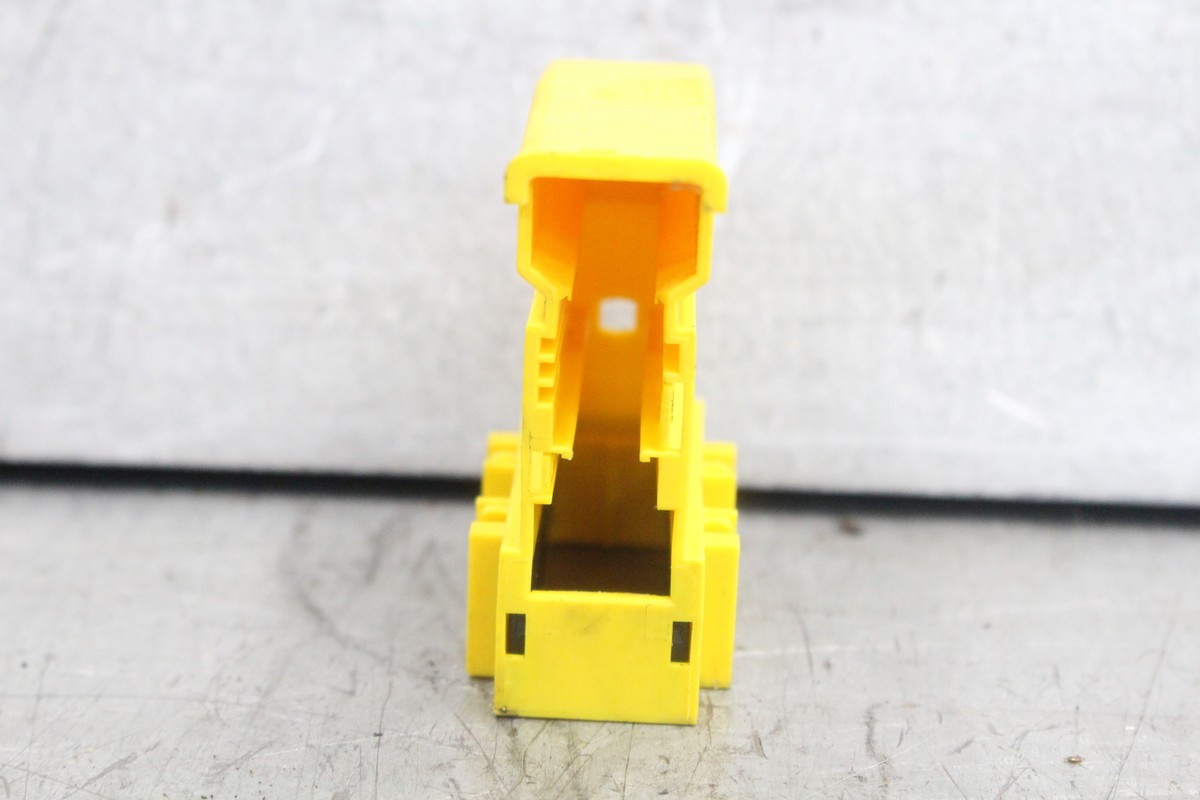 BMW E90 E91 E92 E93 328I 335I OEM LEFT/RIGHT SEAT PLUG FEMALE 