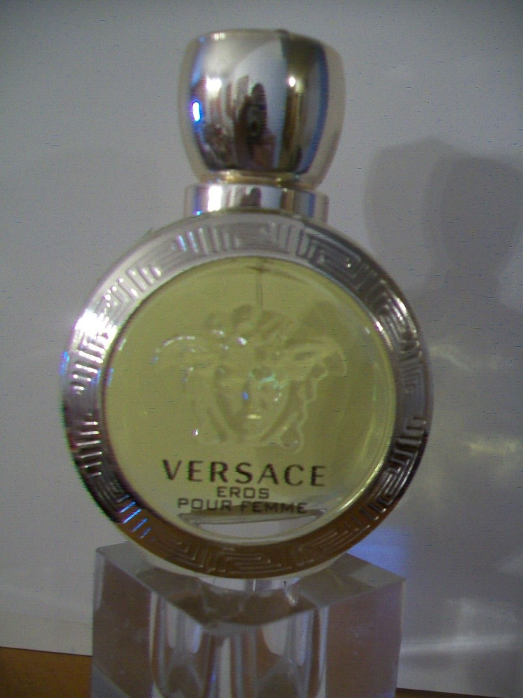Versace Eros Pour Femme Eau de Parfum Spray 1.7 Fl. Oz / 50 ml