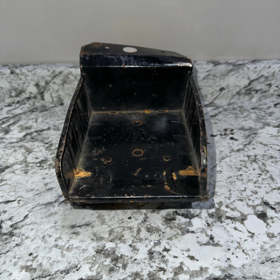 Vintage 1983 Tonka Chevy dump truck pressed steel toy truck. USA - Image 4 of 4