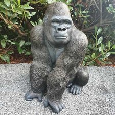 Figurka ogrodowa Figurka goryla siedzi na lesie 56 cm - dekoracja stawu - małpa ogrodowa