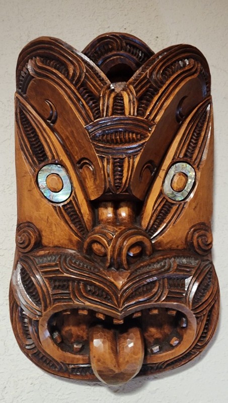 Authentic Hand Carved Maori New Zealand Wooden Face Mask W/ Paua Shell Eyes VNT