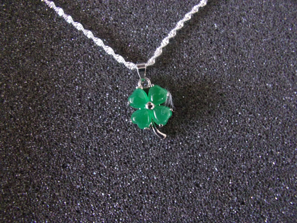catenina in argento 925 con pendente in giada verde..........13 - Immagine 2 di 2