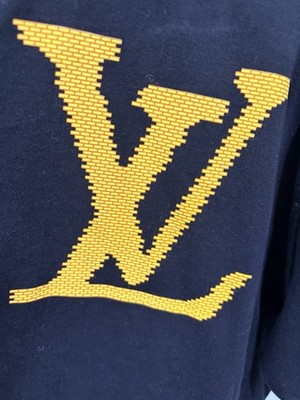 Authentic Louis Vuitton Big Logo T-shirt size XS Good condition