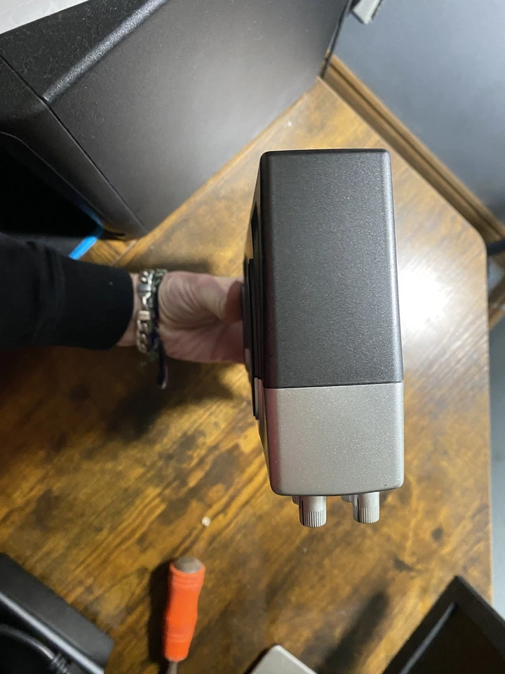 Behringer Mini Amp800 4 Channel Stereo Headphone Amplifier - NO Power Supply - Image 4 of 4